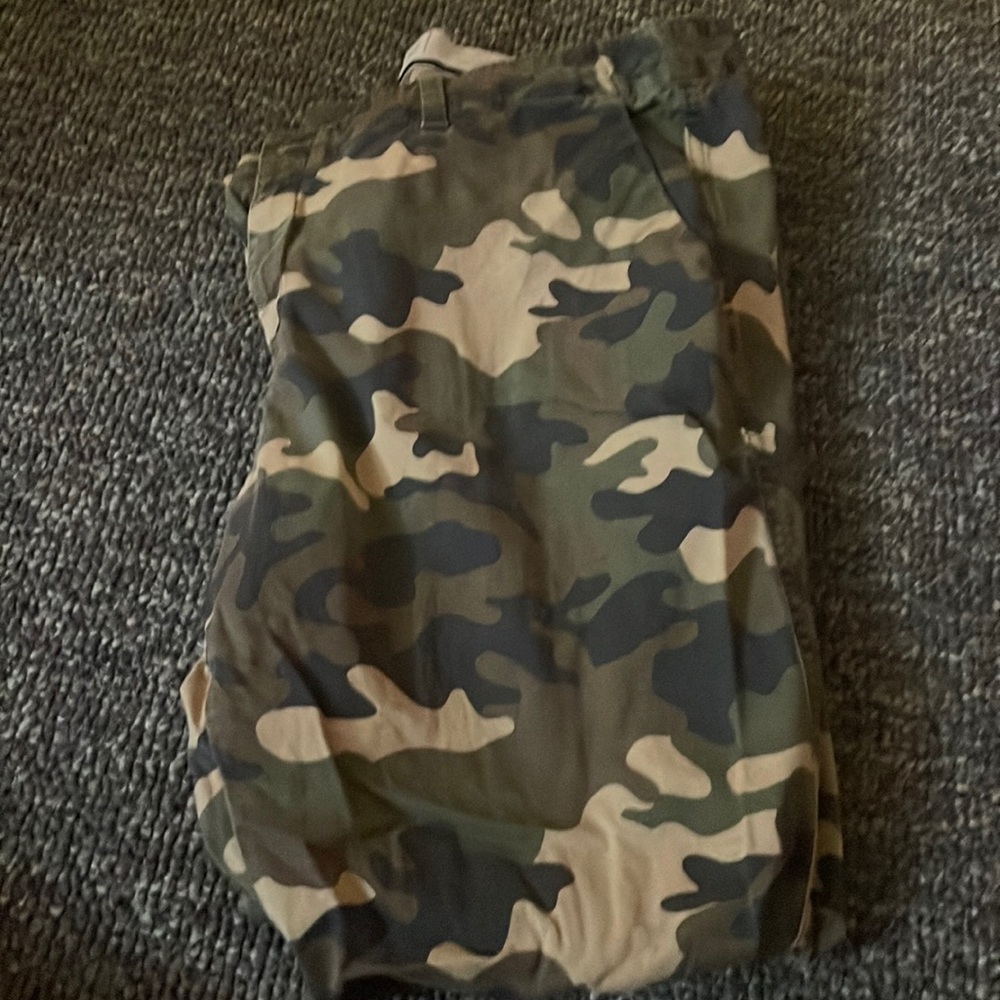 Gap camo chino pants